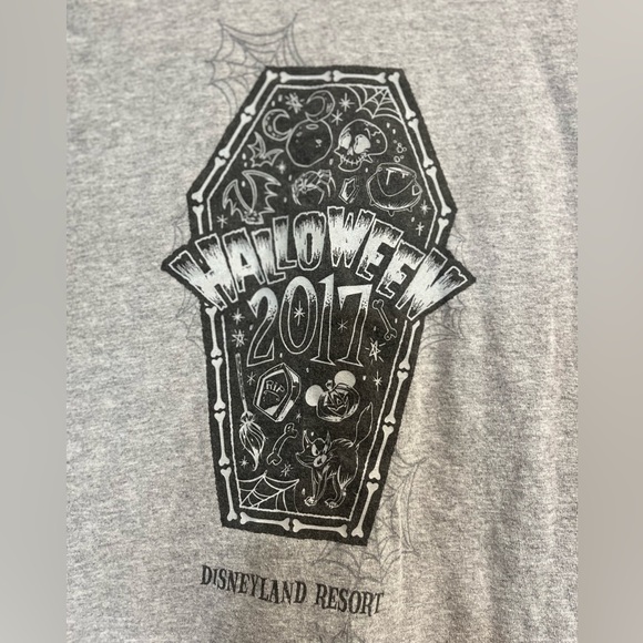 Disney Parks 2017 Halloween 3/4 Sleeve Shirt Size L - Picture 2 of 9